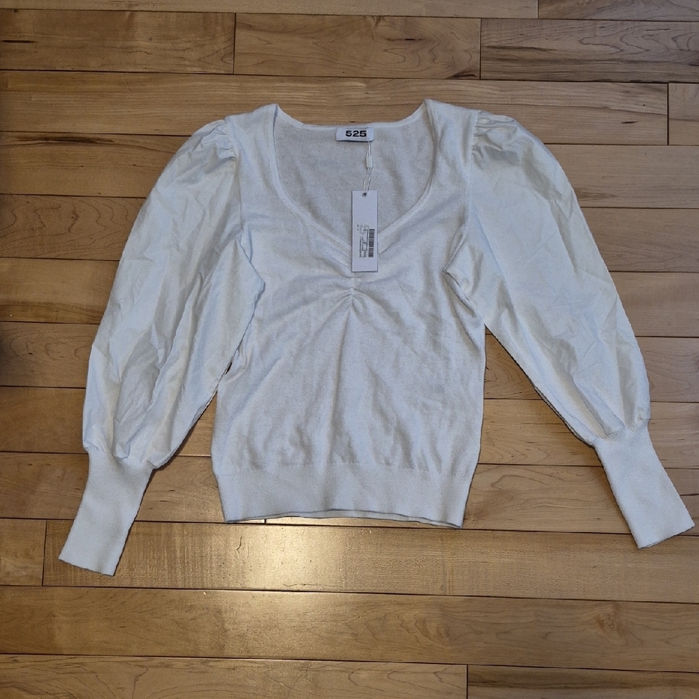 Brand New 525 Women's Size Small Mixed White Pullover